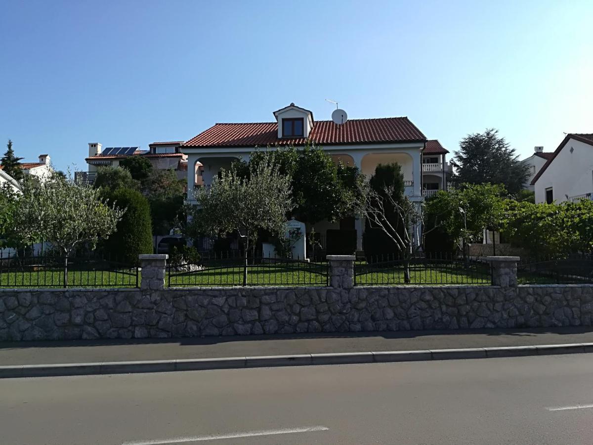 Apartmani Am Krk Town Bagian luar foto