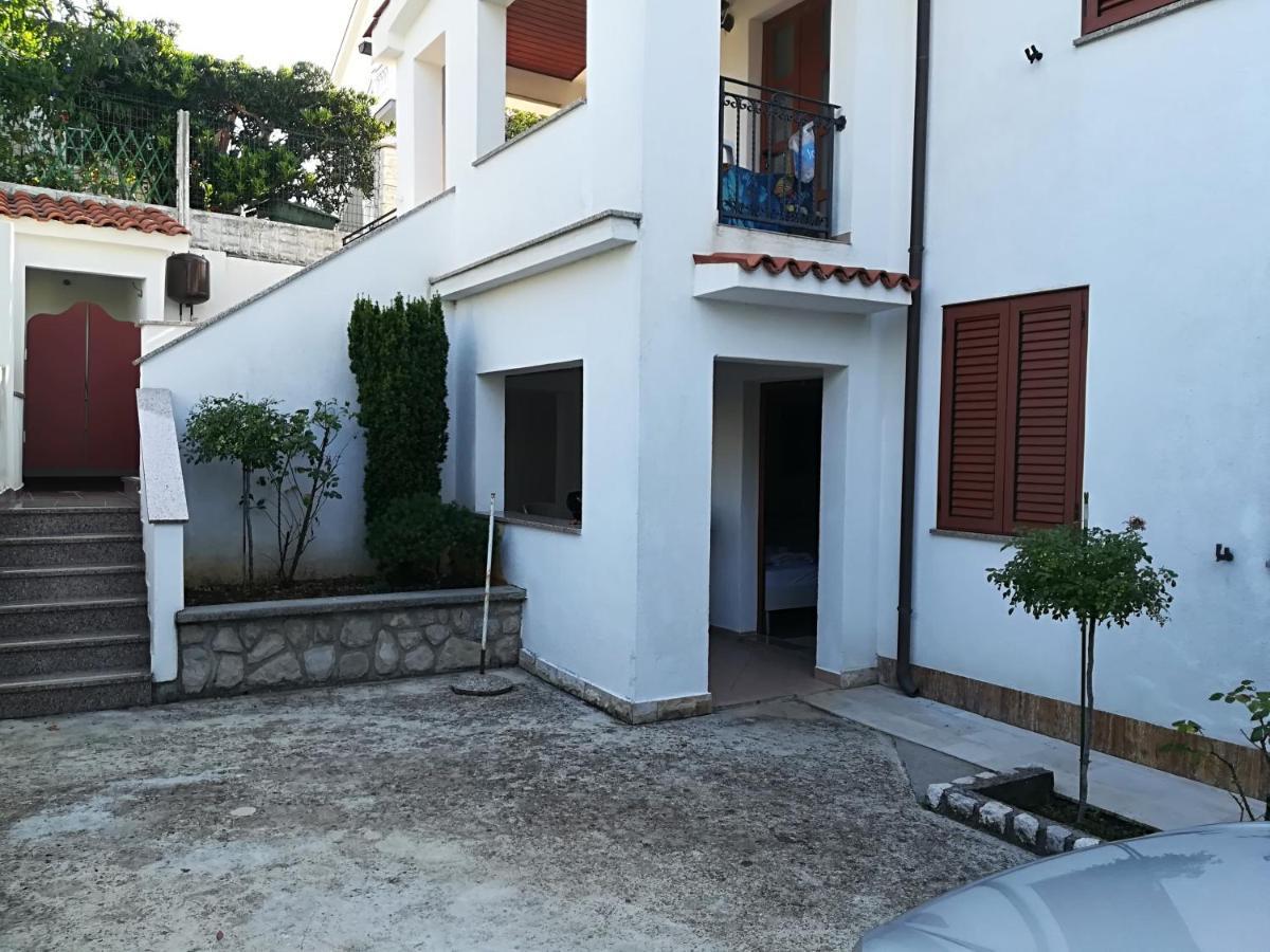 Apartmani Am Krk Town Bagian luar foto