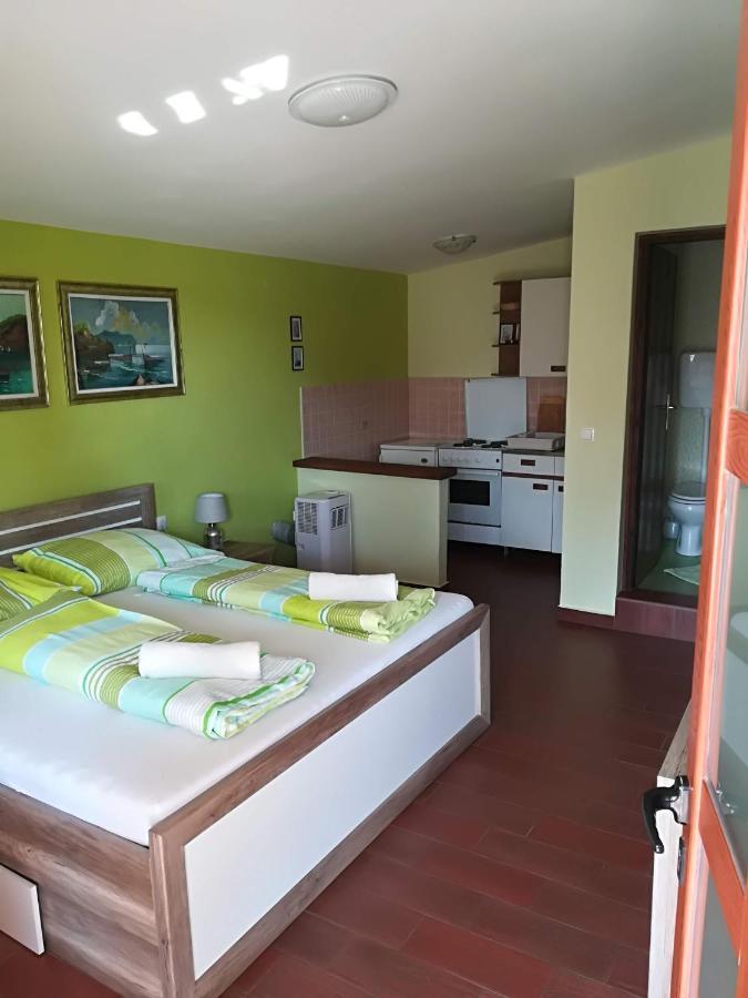 Apartmani Am Krk Town Bagian luar foto
