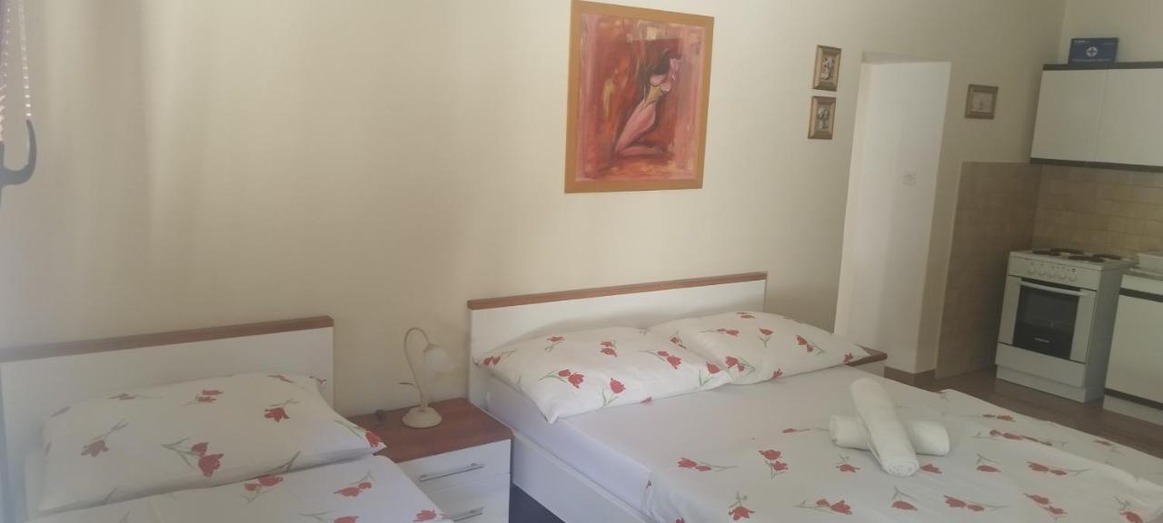 Apartmani Am Krk Town Bagian luar foto