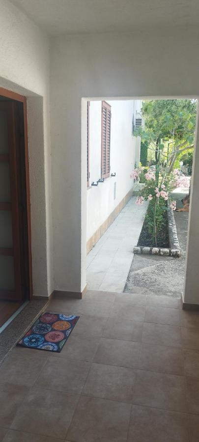 Apartmani Am Krk Town Bagian luar foto