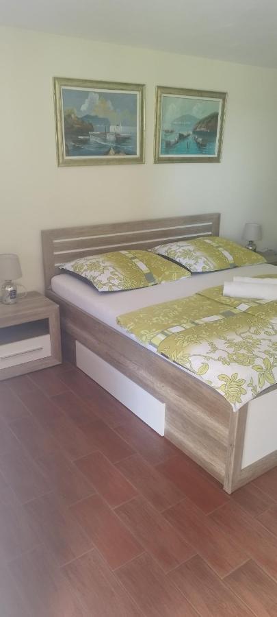 Apartmani Am Krk Town Bagian luar foto