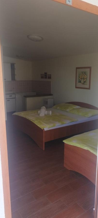Apartmani Am Krk Town Bagian luar foto