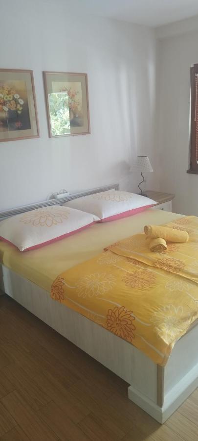 Apartmani Am Krk Town Bagian luar foto