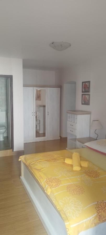 Apartmani Am Krk Town Bagian luar foto